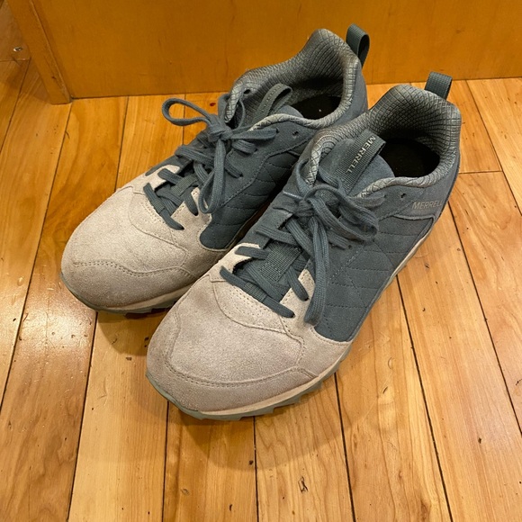 Womens suede casual sneaker - Picture 2 of 4